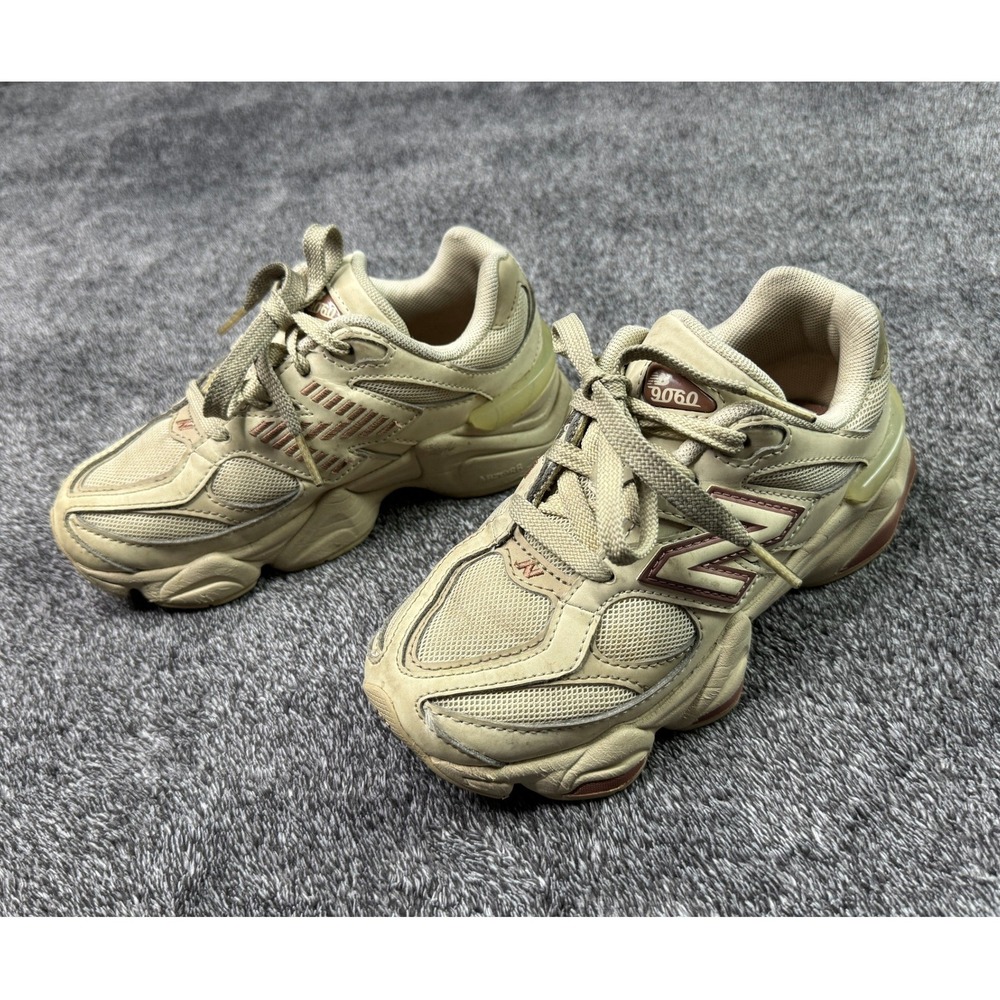 New Balance 9060 Moonbeam Driftwood Boys Size 13 US Sneakers PC9060GC